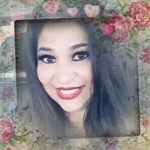 Meet your Posher, Yanira